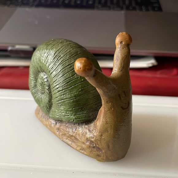 Vintage resin sculpture of a Snail - Picture 1 of 1